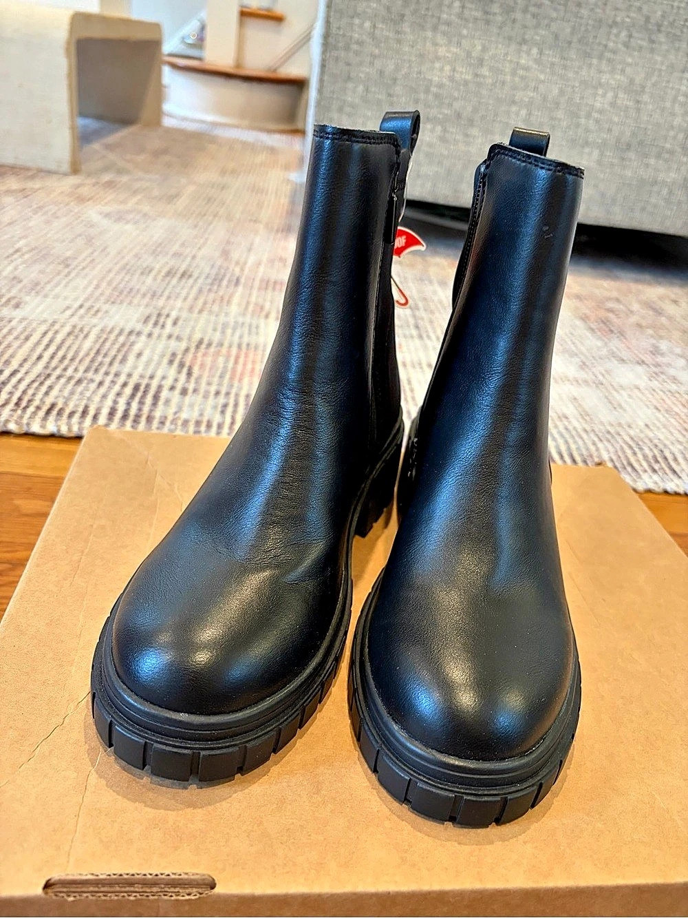 NWT Blondo Waterproof Black Lug Sole Chelsea Ankle Boots US 6.5 NWT